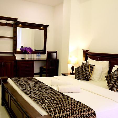 Hotel Bamiyan Κάντι Εξωτερικό φωτογραφία