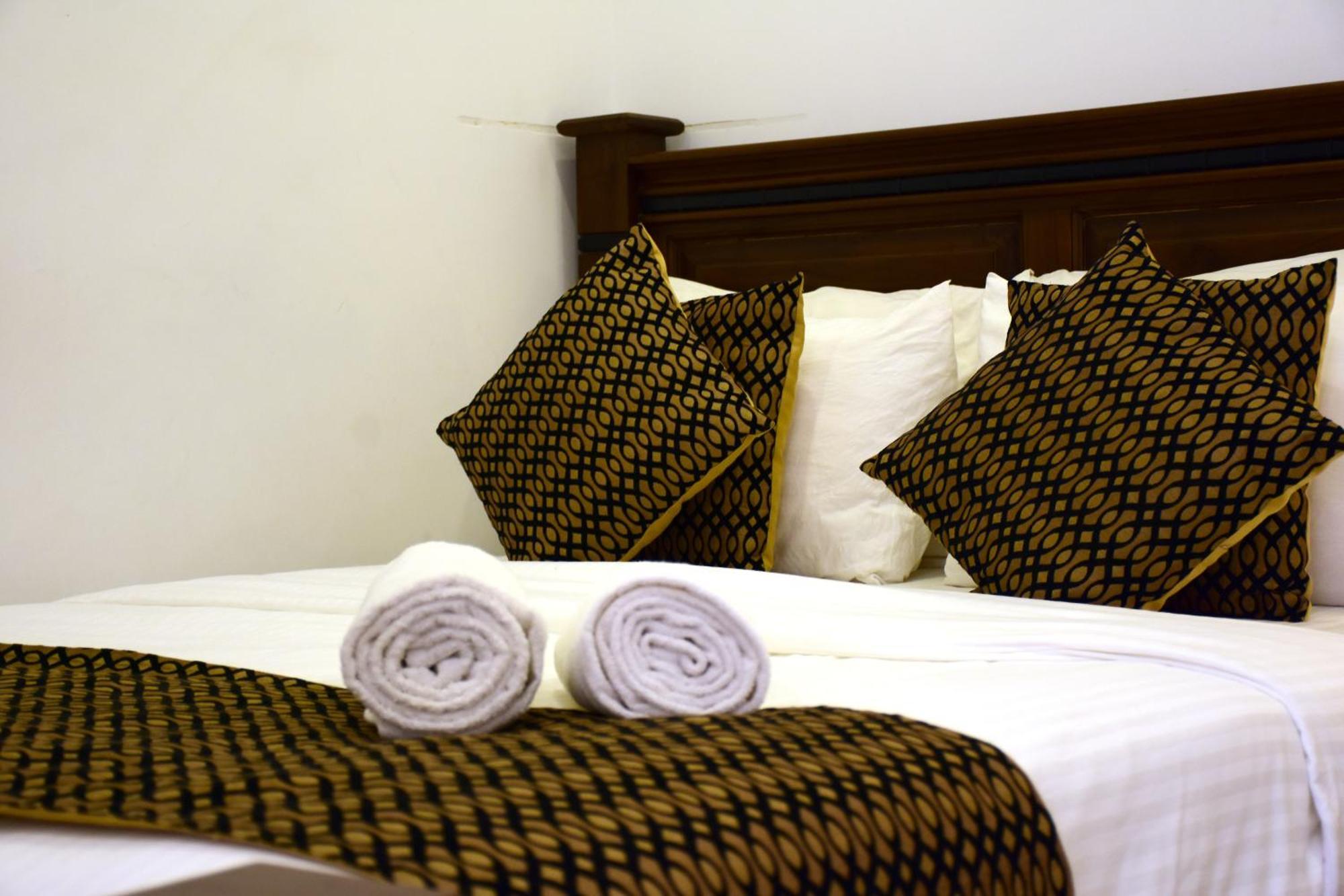 Hotel Bamiyan Κάντι Εξωτερικό φωτογραφία